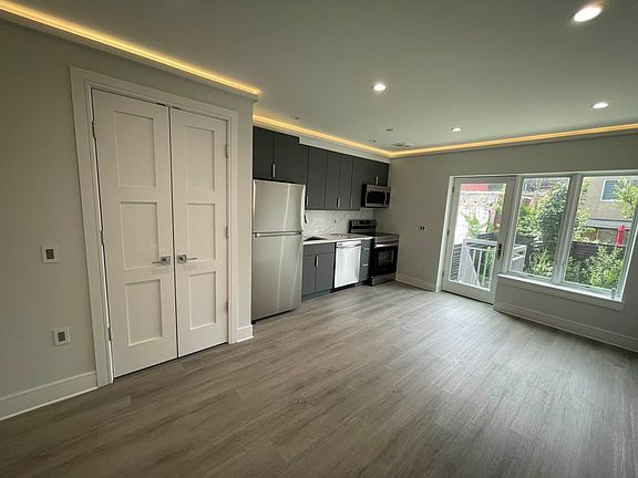 4th image of 3368 11th St #1