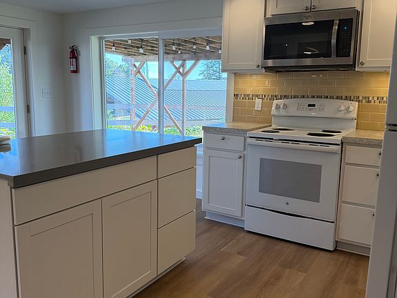 3rd image of 9609 Beacon Ave S
