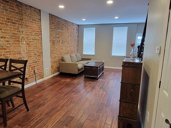 4th image of 2722 E Madison St