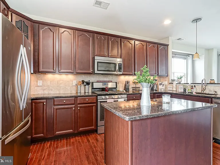 465 Wistar Pl — Photo 12