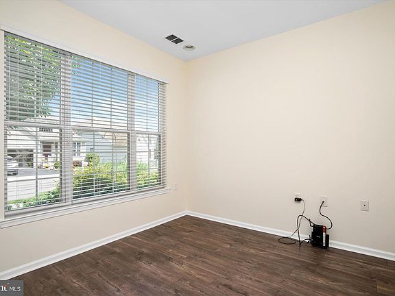 4th image of 105 Honeyflower Dr