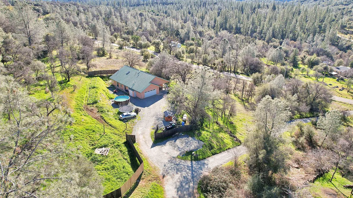 20516 Pleasant Valley Rd photo 1