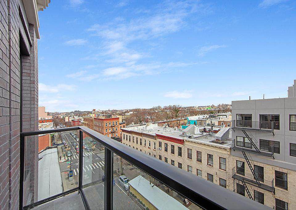 1st image of 776 Franklin Ave APT 4B