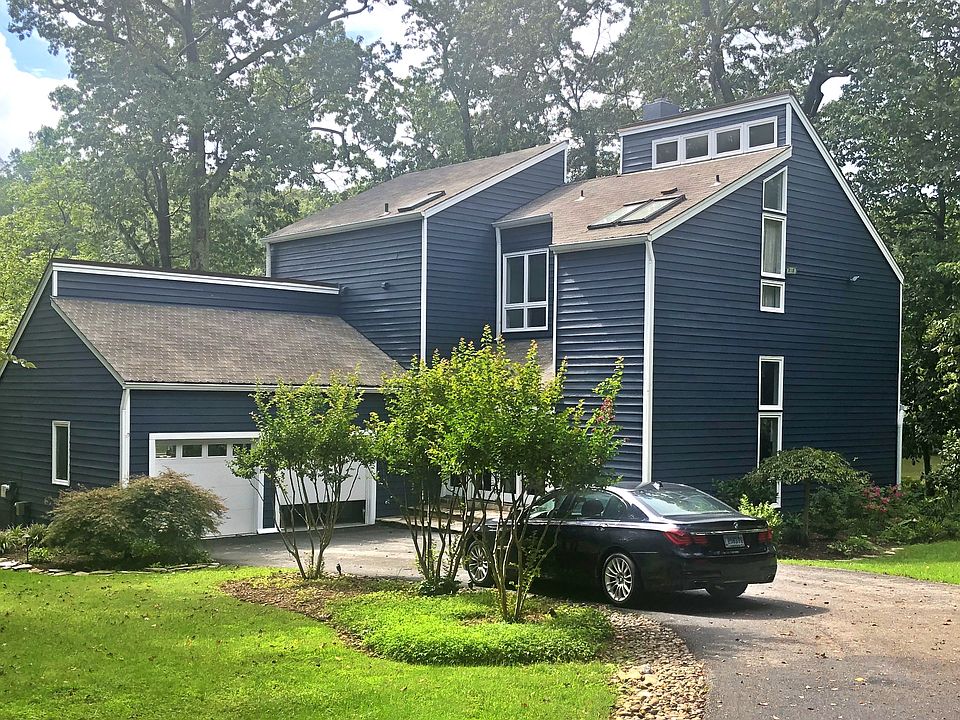 1st image of 300 Kingsberry Dr