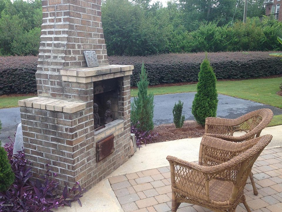 2nd image of 602 Cottage Ln