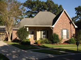 3925 White Oak Trace Dr, Baton Rouge, LA 70817