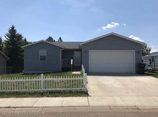 765 28th St W, Dickinson, ND 58601