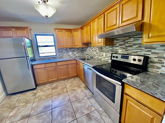 2nd image of 81 Gavin St #2B
