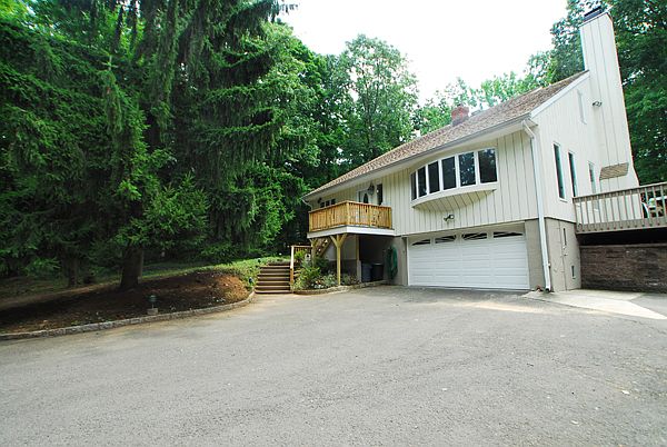 1st image of 70 Mareu Dr