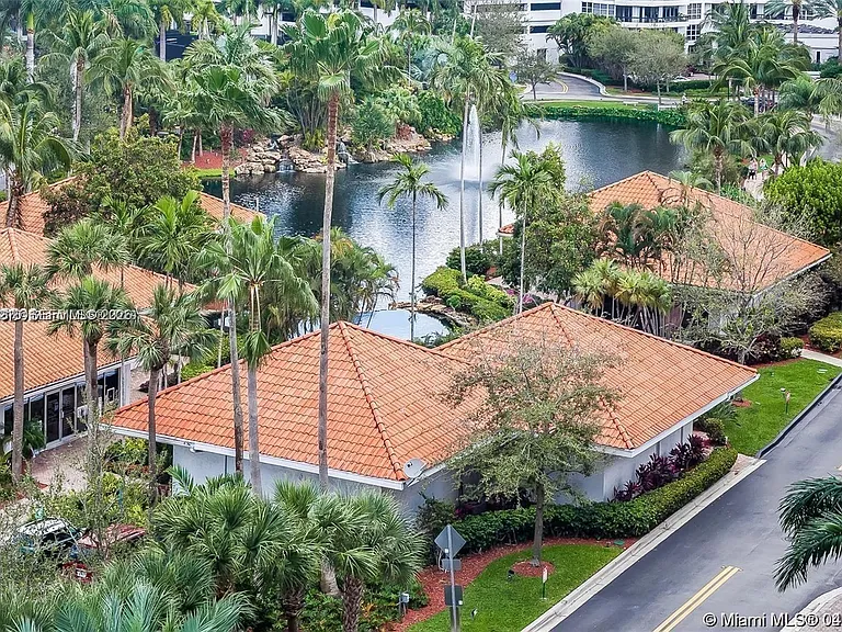 3600 Mystic Pointe Dr #1111 — Photo 42