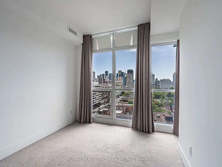 170 Avenue Rd #1203 — Photo 20
