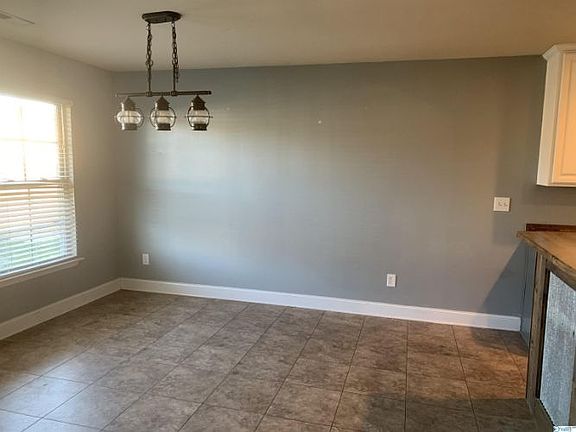 5th image of 114 Coach Glen Ln