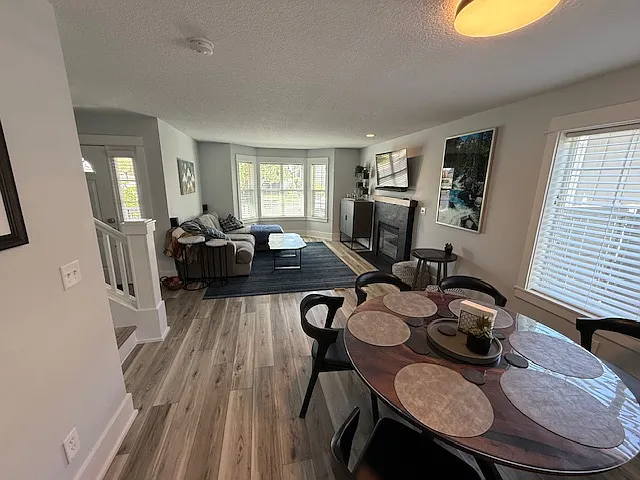 2593 NE Robinson St — Photo 7