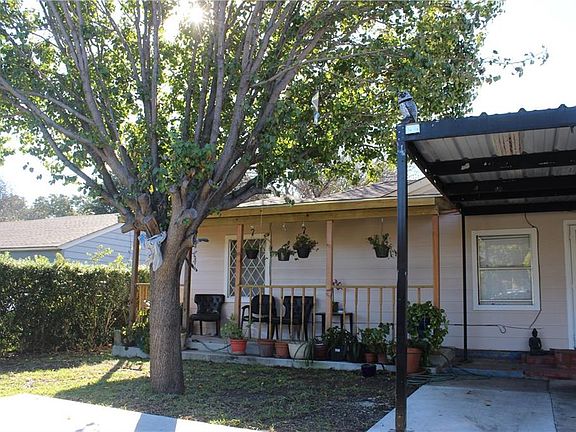 2nd image of 3206 Poinsettia Dr