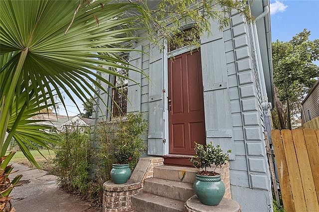 1st image of 1325 Mandeville St