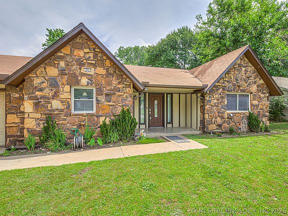 5th image of 205 Fox Run Cir