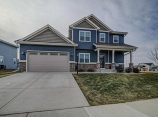 921 Skylark Ln, Deforest, WI 53532