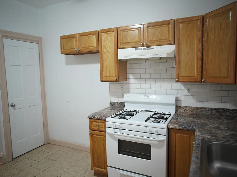 1482 N Wilton St — Photo 4