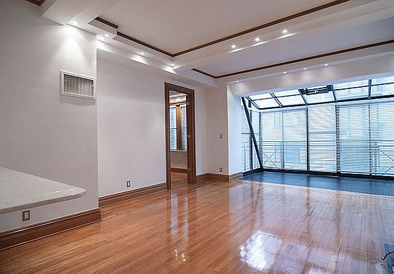 4th image of 145 W 58th St #12K