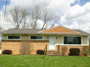 18208 Adams Dr, Strongsville, OH 44149