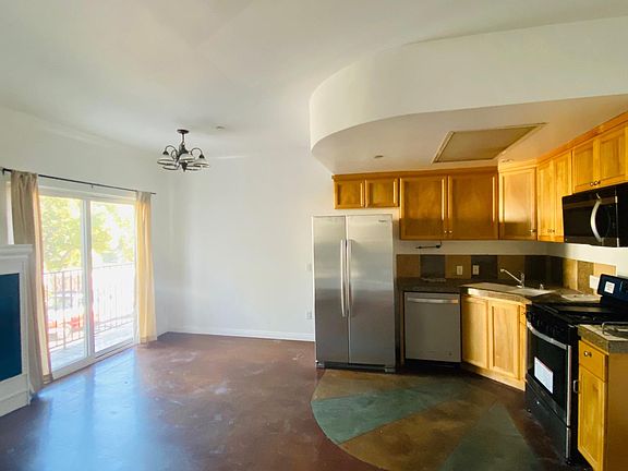 2nd image of 10833 Camarillo St APT 6