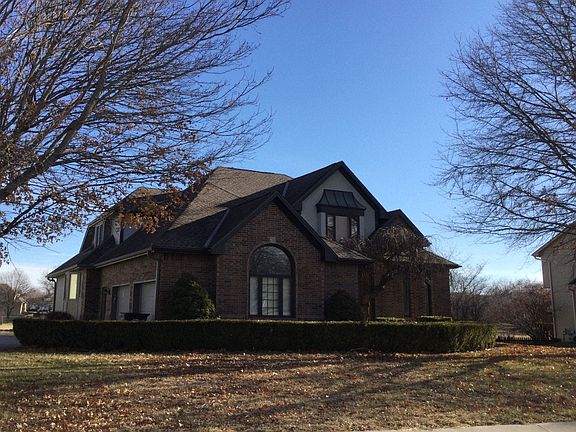 3rd image of 333 SE Williamsburg Dr