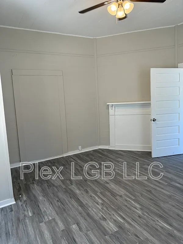 2 bed, 1.0 bath, 1008 sqft, $1,025 — Photo 2