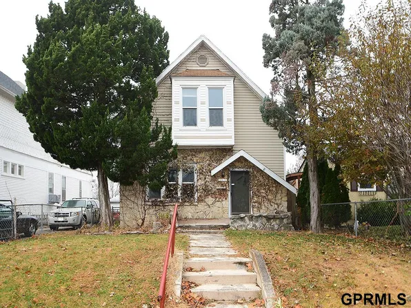 2146 S 33rd St, Omaha, NE 68105