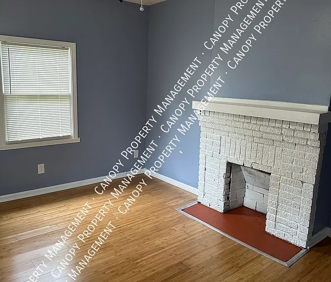401 Roosevelt Blvd — Photo 2