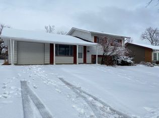 570 Alcoa Ln, Hoffman Estates, IL 60169
