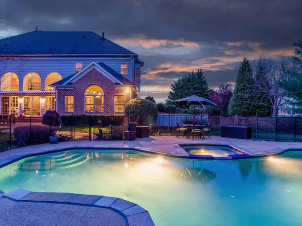 12 Dipping Pond Ct, Lutherville Timonium, MD 21093