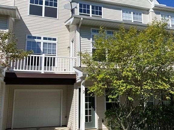 2nd image of 1218 Chapman Ln Unit 2