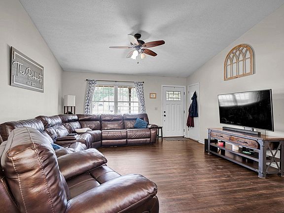 2nd image of 2530 Red Bird Ln