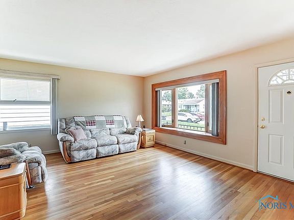 4th image of 5205 Sheila Dr