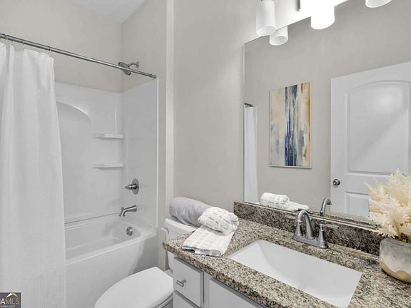 5th image of 124 Creekwood Cir
