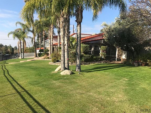 3rd image of 690 Magnolia Ave