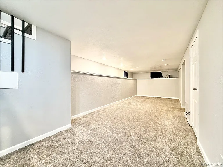 1285 W Gill Pl — Photo 24