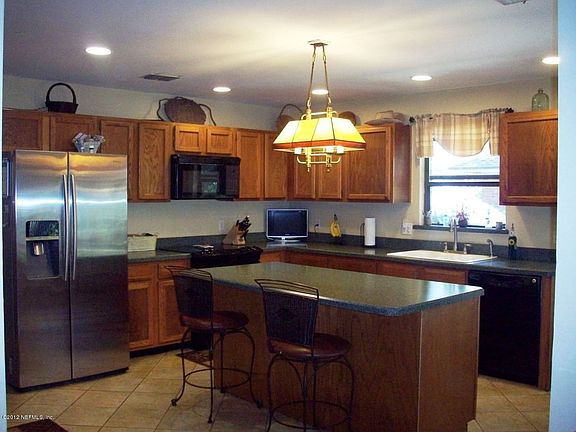 3rd image of 10332 Sequoya Dr