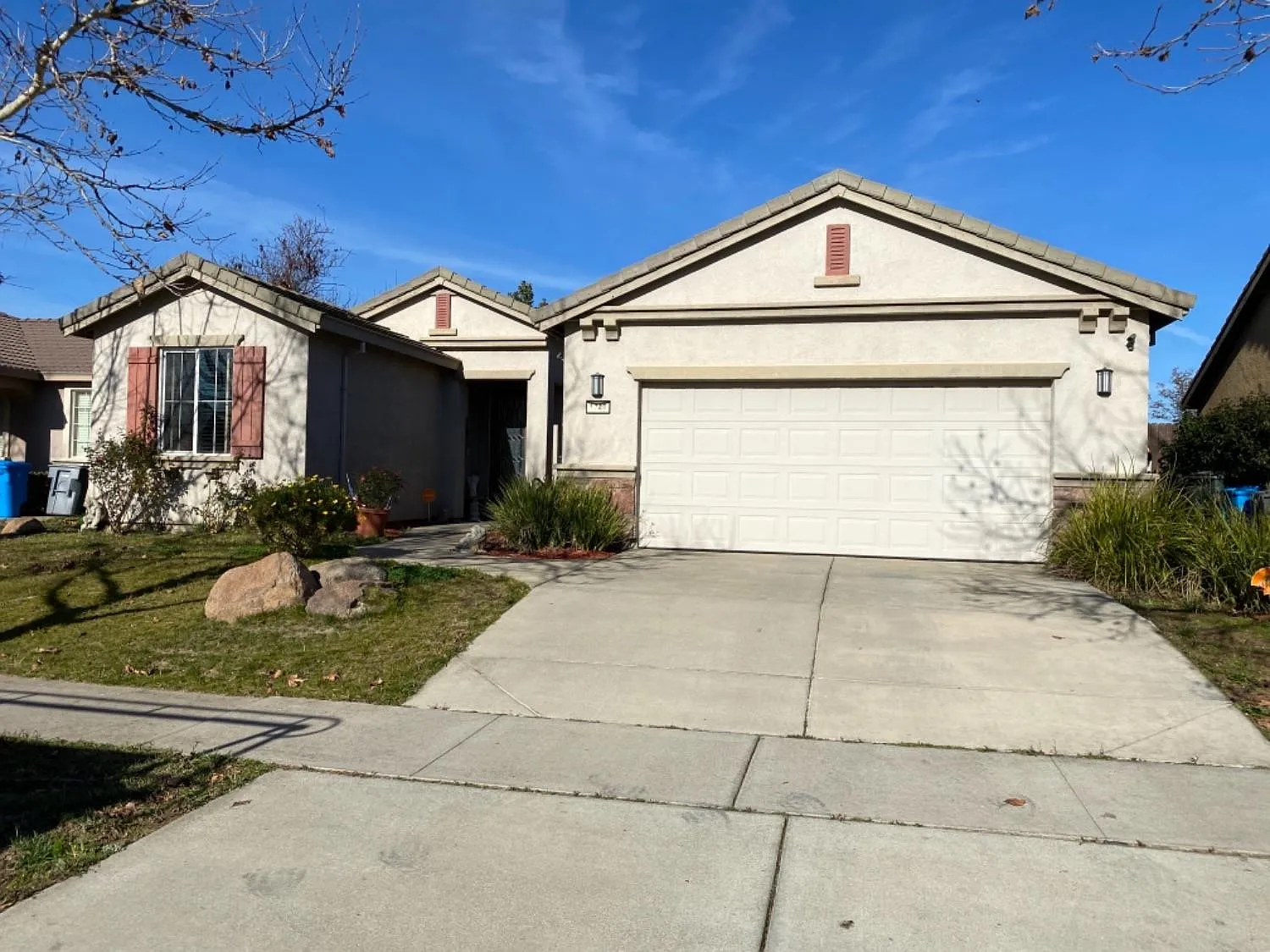 1749 Cobblestone Dr photo 1