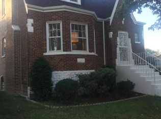 9102 S Paxton Ave, Chicago, IL 60617