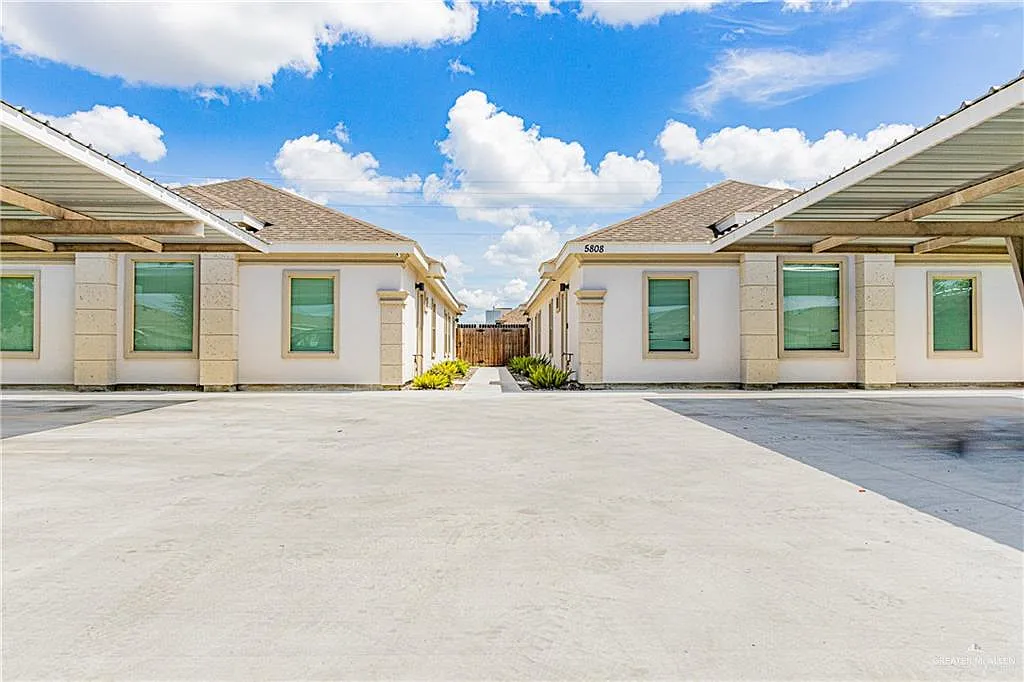 2 bed, 2.0 bath, 949 sqft, $1,185 — Photo 1