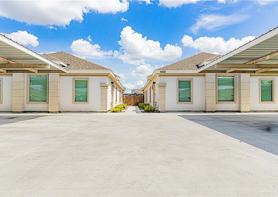 5808 Sandpiper Ave