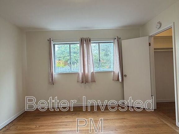 3rd image of 2400 39th Ave APT 4