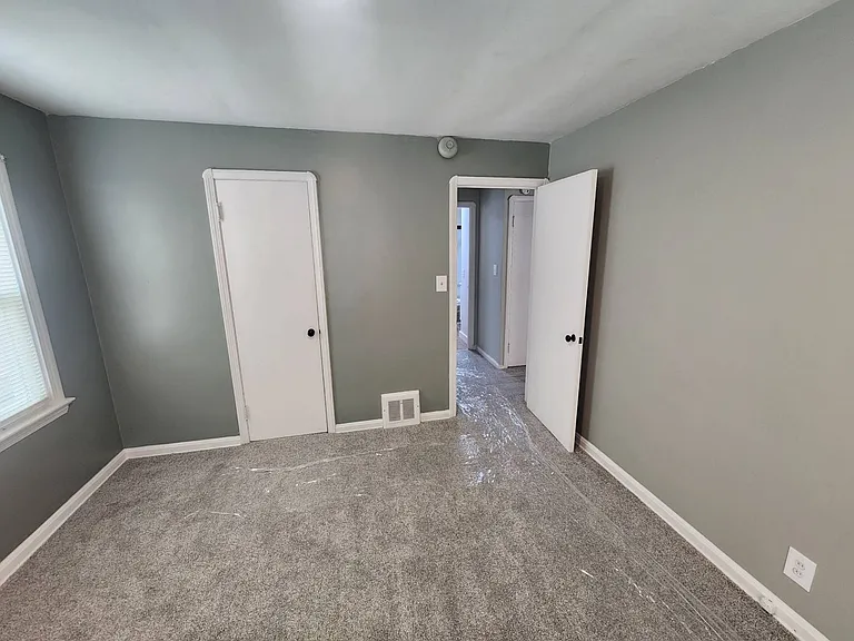 2506 Torrington Ave — Photo 8