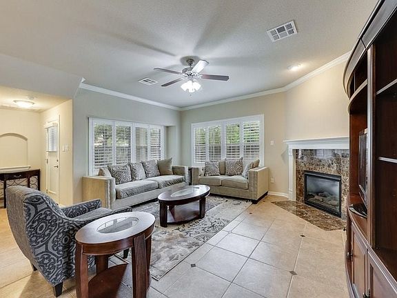 5th image of 1001 Retama Dr