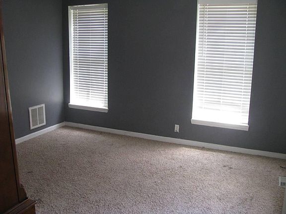 2nd image of 1425 N Park Pl
