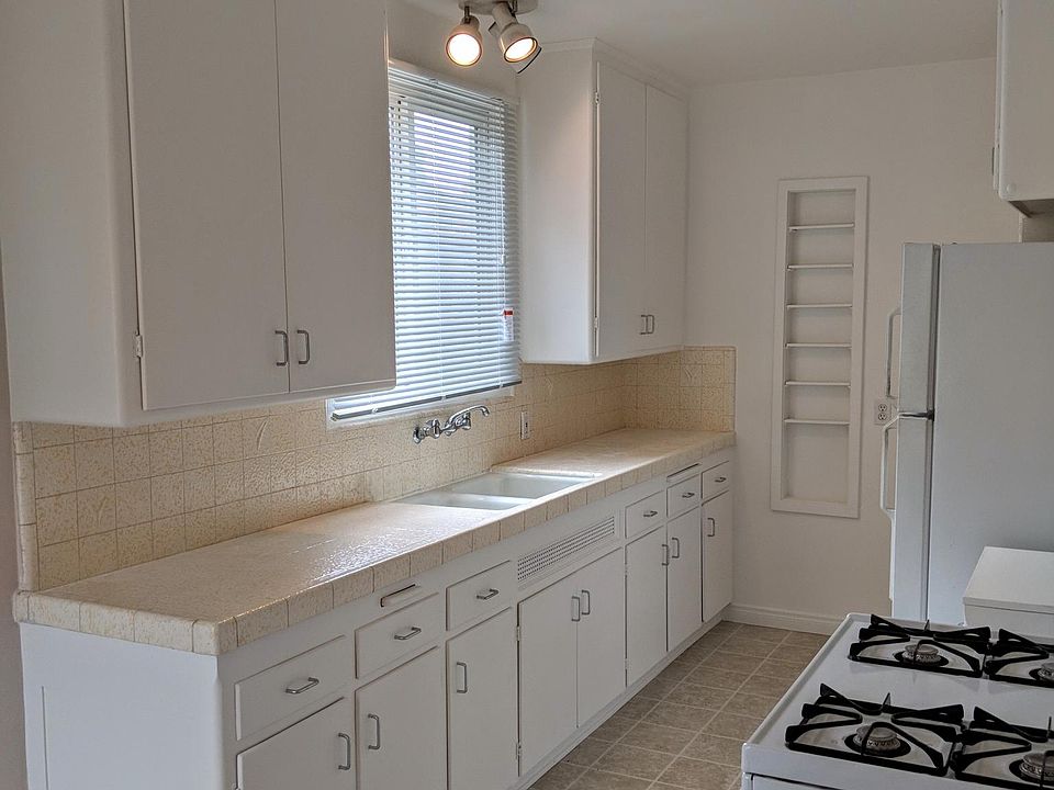 Kitchen - Left