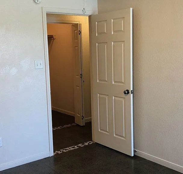 1409 Nicholas Cir #B — Photo 14