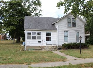 214 N Main St, Gilman, IL 60938