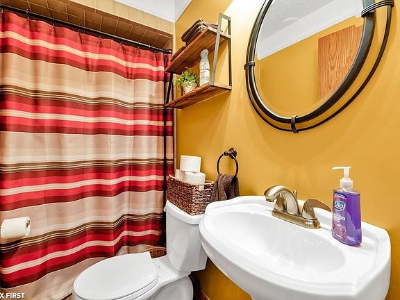 4th image of 53633 Lynnham Ln